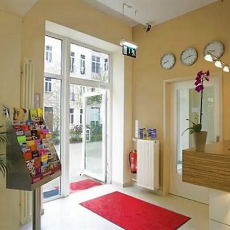 Nu Wave - Digital Check-in 3* Berlim