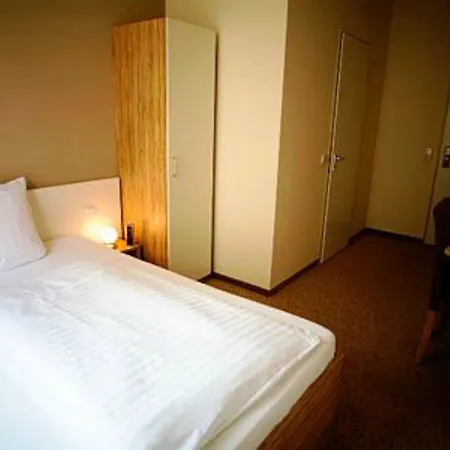 Nu Wave - Digital Check-in Szálloda 3*