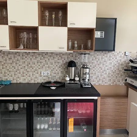 Nu Wave - Digital Check-in 3* ברלין