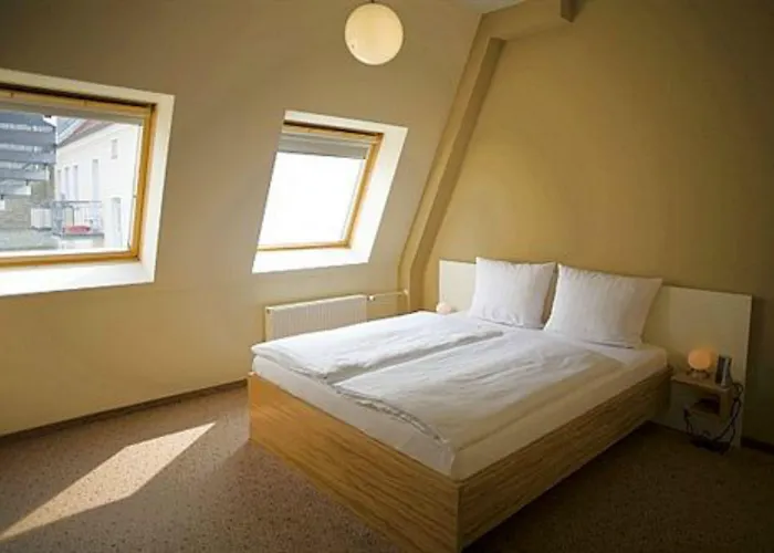 Nu Wave - Digital Check-in 3*